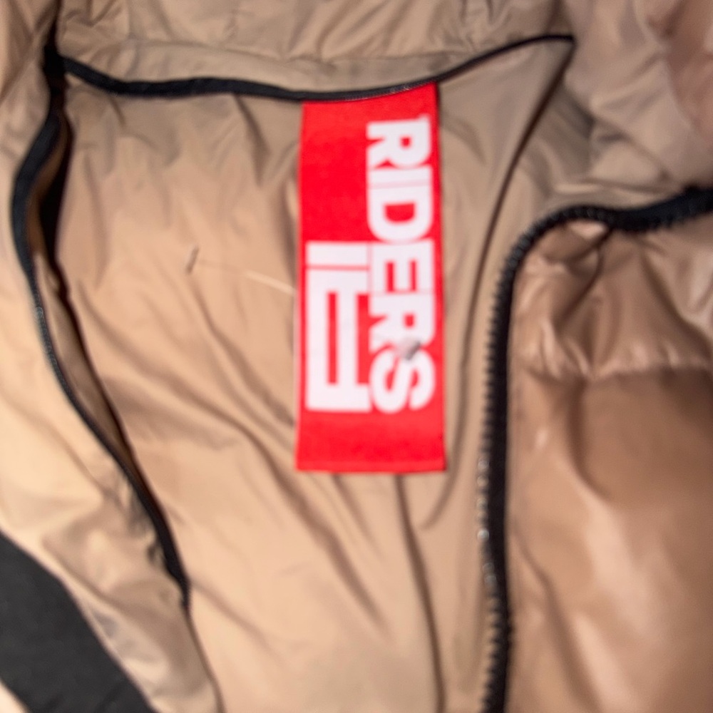 AI Riders on the Storm Tan and Green Puffer Jacket - Picture 7 of 7